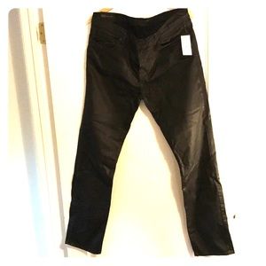 J Brand Tyler Slim Fit. Premium stretch twill.